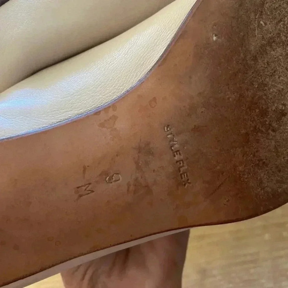 Bally Vintage Ivy Cream Point Toe Heels Shoes - Picture 11 of 12